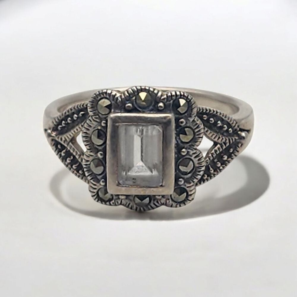 Sterling Silver Clear Quartz & Marcasite Ring (6.75)
